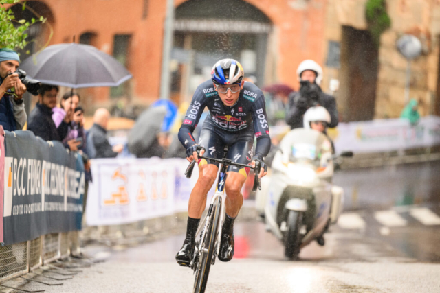Florian Lipowitz Giro Dell’Emilia San Luca Climb start